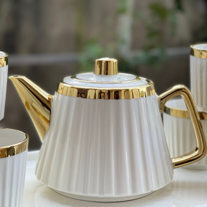 Bộ Ấm Trà Sứ AB FAMILY Màu Trắng Phong Cách Châu Âu Viền Vàng Kèm Khay Sứ Cao Cấp