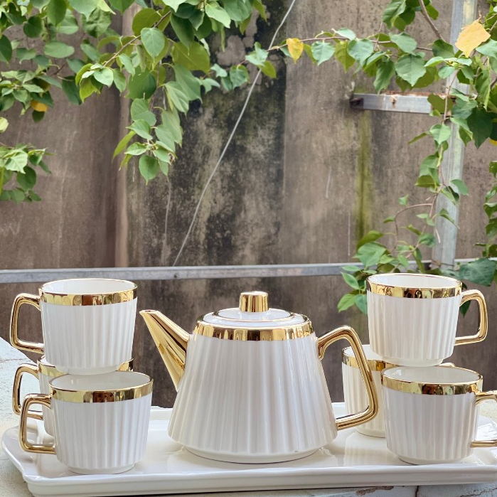 Bộ Ấm Trà Sứ AB FAMILY Màu Trắng Phong Cách Châu Âu Viền Vàng Kèm Khay Sứ Cao Cấp