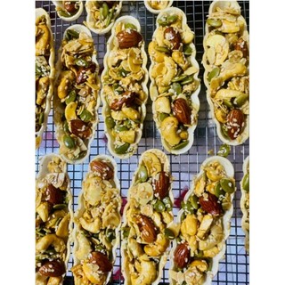 Bánh thuyền mix hạt dinh dưỡng cao cấp.