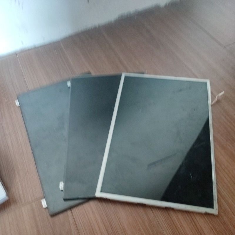 Màn hình laptop cũ lỗi các loại