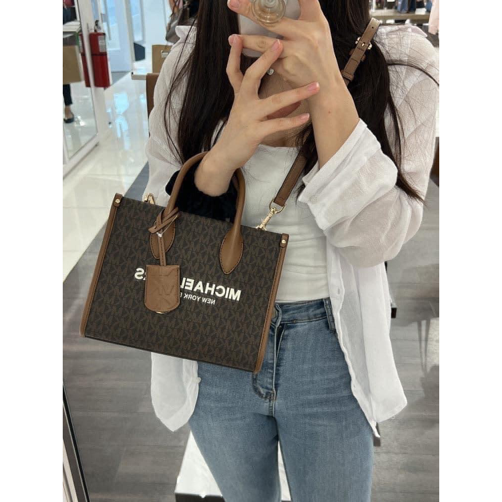 Túi xách tote vuông Michael Kors, màu nâu logo hottrend size S