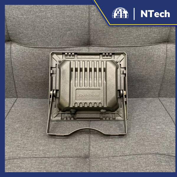 Đèn pha led năng lượng mặt trời JD-18200, công suất 200W- Bảo hành 2 năm