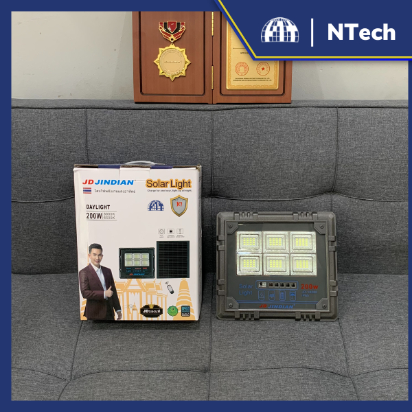 Đèn pha led năng lượng mặt trời JD-18200, công suất 200W- Bảo hành 2 năm