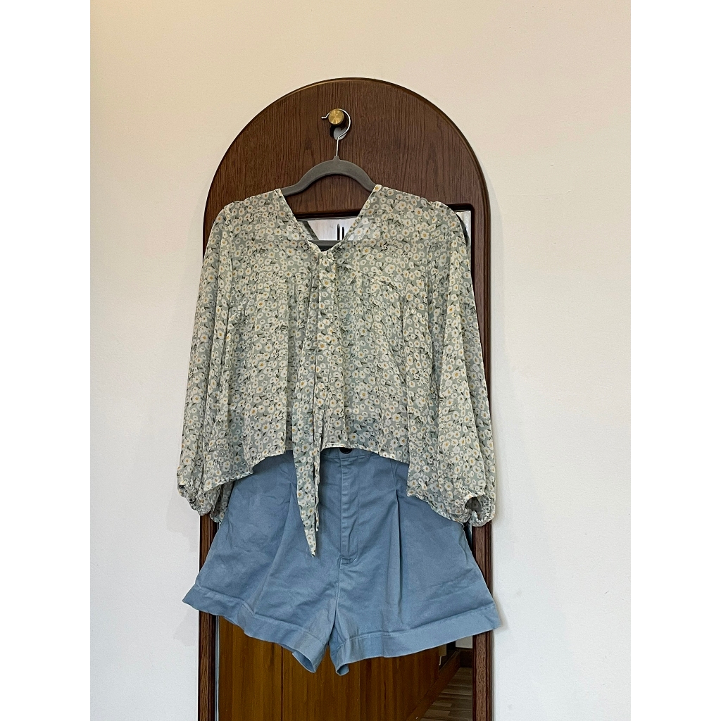 Pass Set Phối xanh baby blue gồm Áo Hoa Nhí April và Quần Short Dottie - có tách lẻ