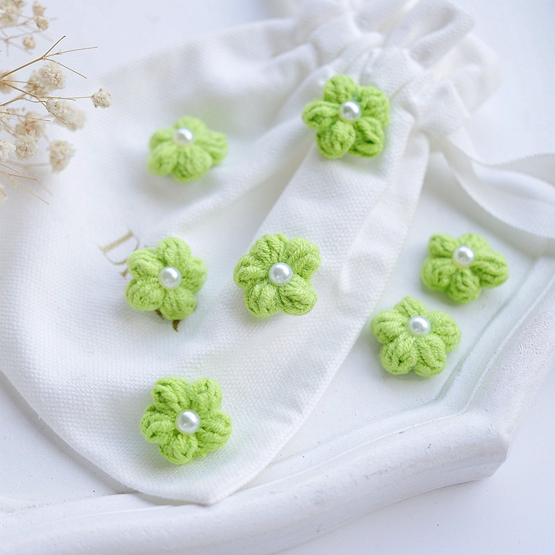 Hoa len 5 cánh đính ngọc trai chất liệu cotton milk 50g sắc nét bền đẹp