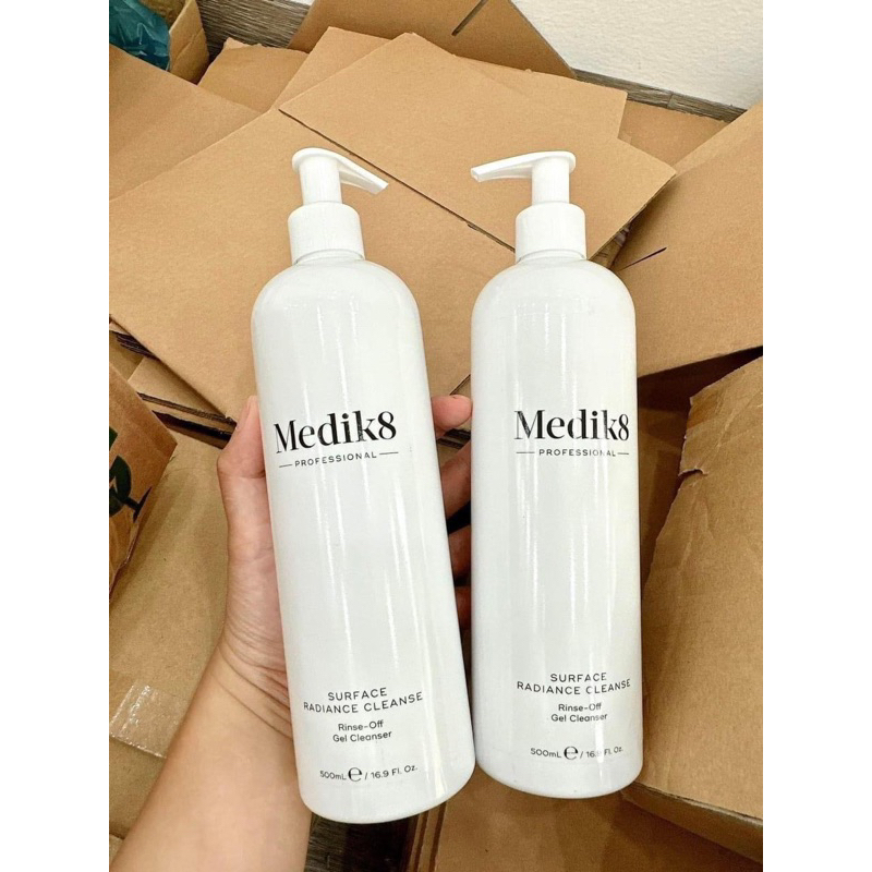 Sữa rửa mặt Medik8 Surface Radiance Cleanse fullsize 500ml