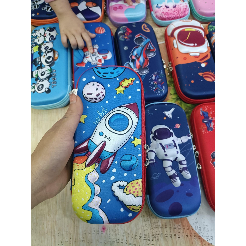 Hộp bút 3D In Nổi Hoạt Hình Nhiều Mẫu Dễ Thương Cho Bé Trai và Bé Gái đẹp lắm Mấy bé  nhìn mà mê luôn