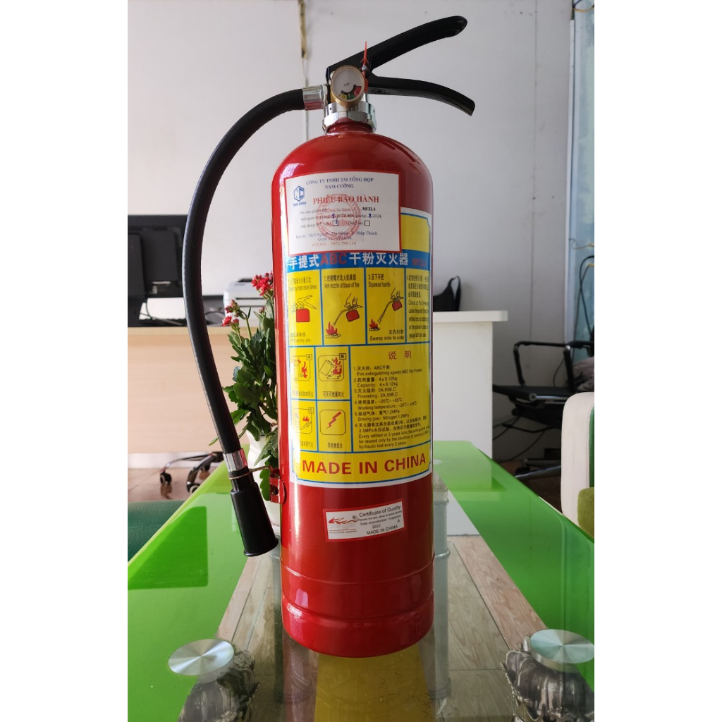 Bình chữa cháy bột 4kg có đồng hồ đo áp suất trong bình – MFZ4 nhập khẩu chính hãng,đạt tiêu chuẩn PCCC