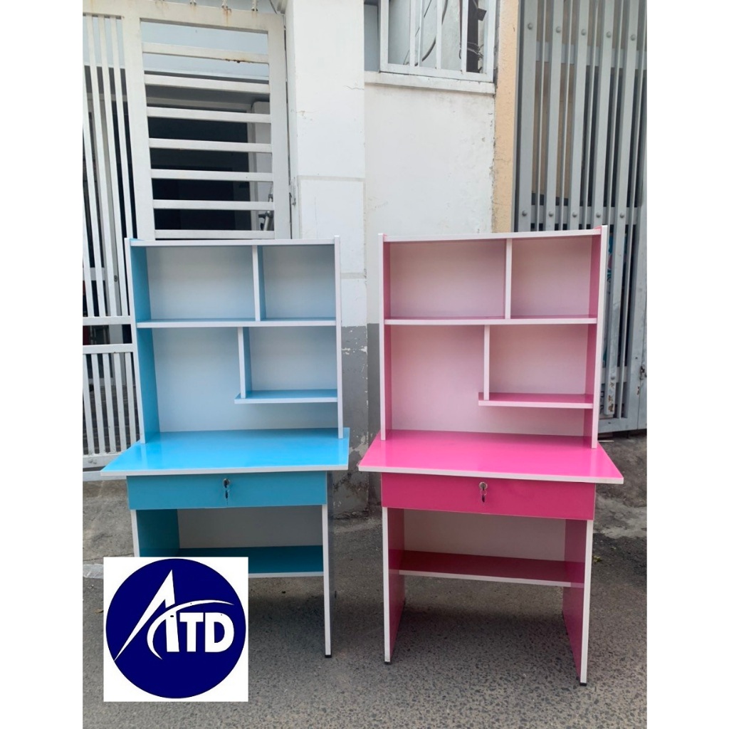 Bàn học sinh đẹp cho bé gái màu hồng ngang 1m 1m2 tặng hình dán đáng yêu