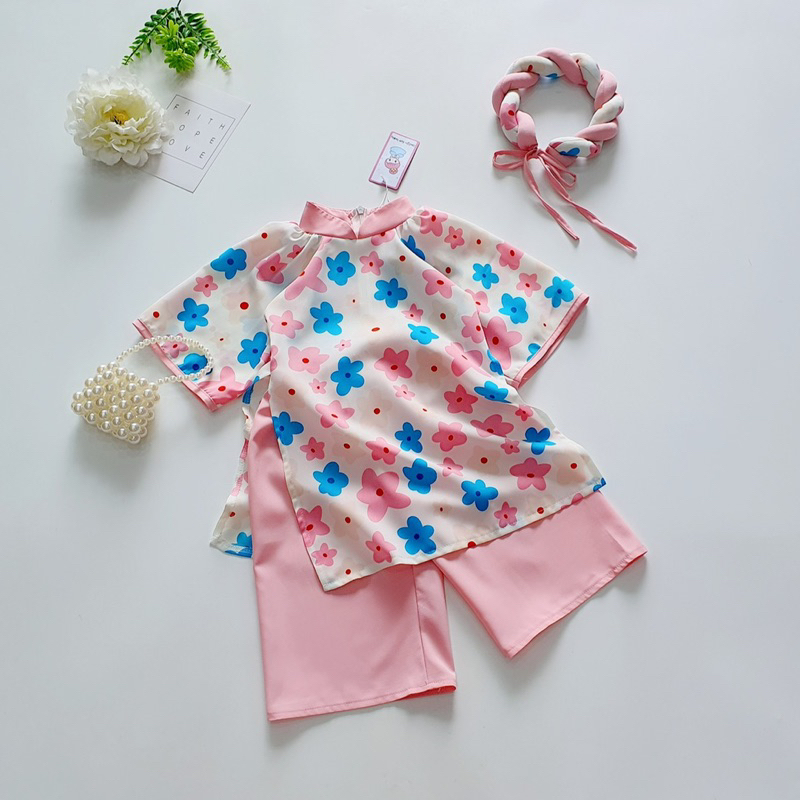 Áo Dài Cách Tân Lụa Mango Màu Hoa Xanh NHÍM XÙ KIDS Kèm Mấn Cho Mẹ Và Bé 5kg - 64kg - AD116