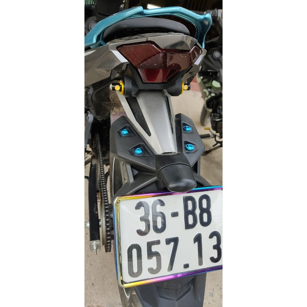 Ốc 6ly15 TiTan Gr5 gắn dàn áo xe máy