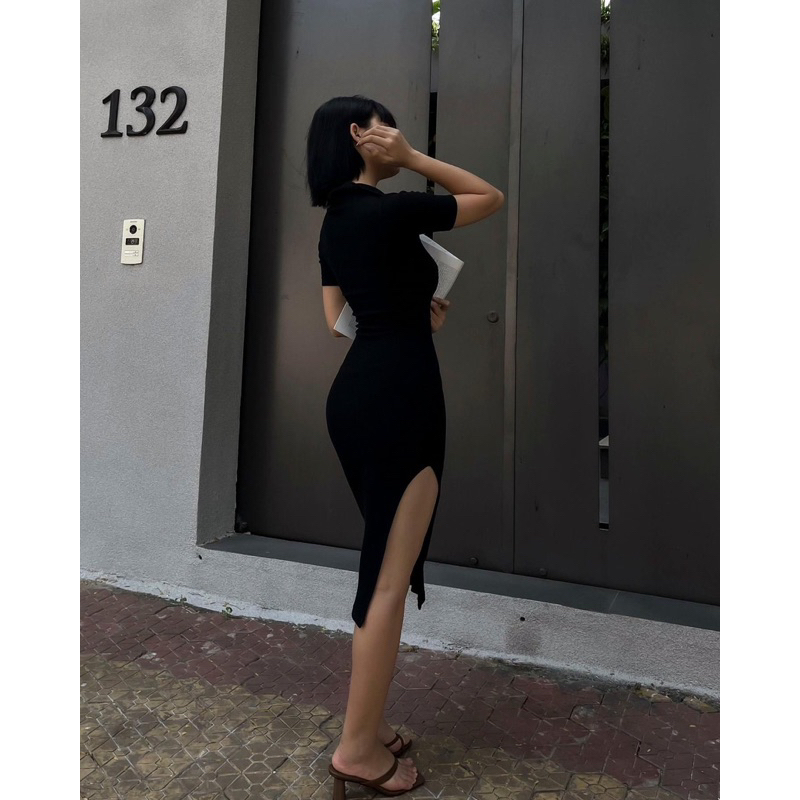 Đầm body xẻ đùi Tachichu mới 99%