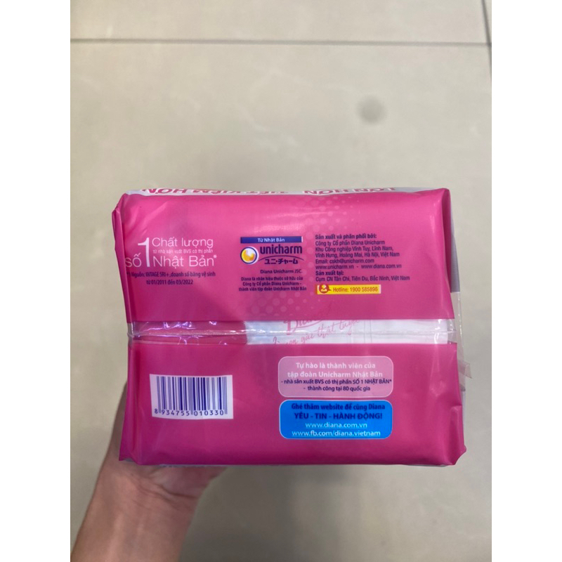 Băng Vệ Sinh Ban Ngày Diana Siêu Thấm Siêu Mỏng Cánh 23cm 20 Miếng