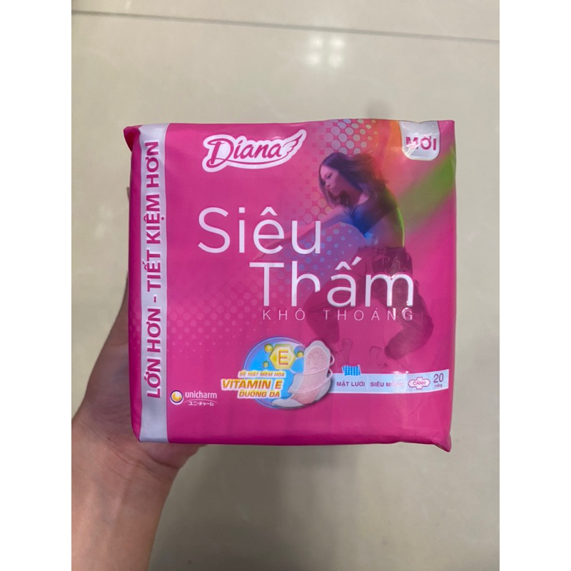 Băng Vệ Sinh Ban Ngày Diana Siêu Thấm Siêu Mỏng Cánh 23cm 20 Miếng