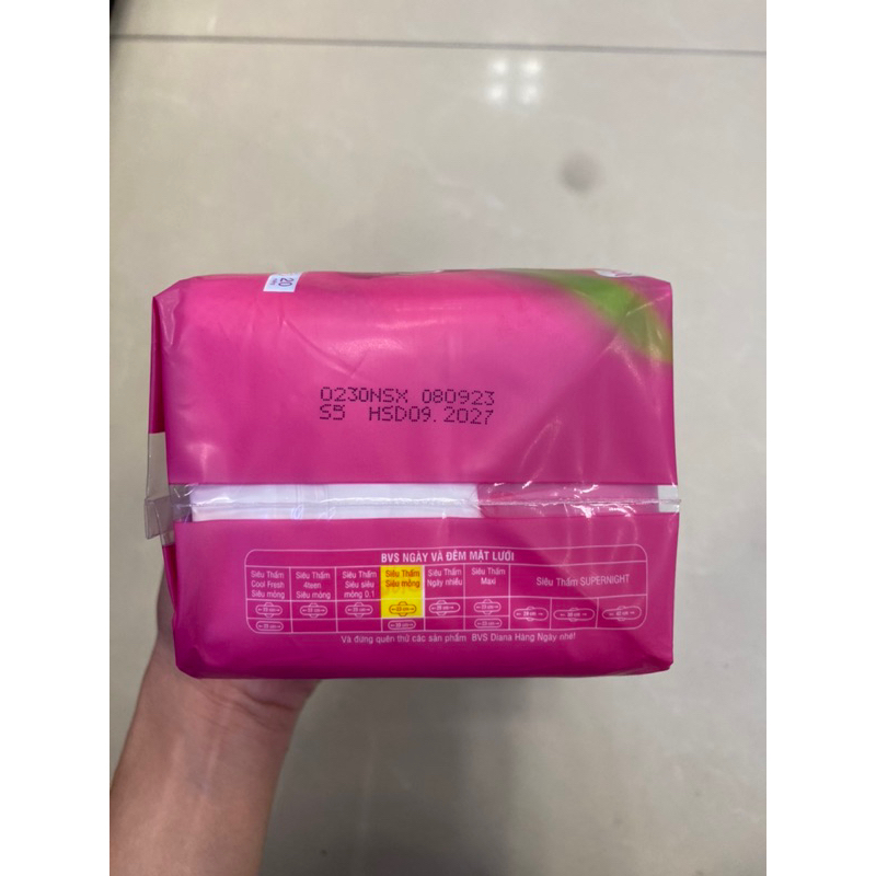 Băng Vệ Sinh Ban Ngày Diana Siêu Thấm Siêu Mỏng Cánh 23cm 20 Miếng