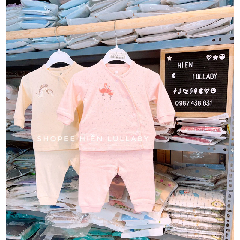 Bộ sơ sinh Lullaby cài chéo chất bambo cho bé yêu