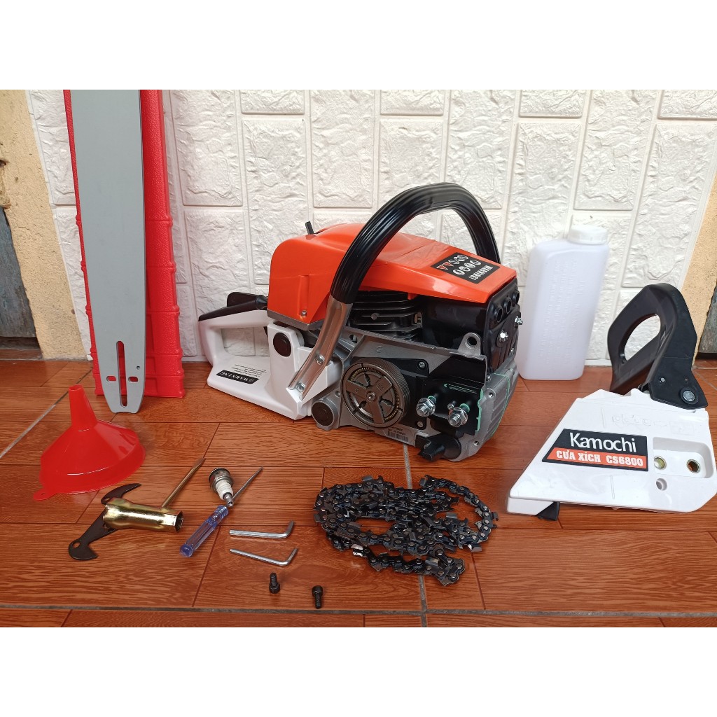 Máy Cưa Xích Chạy Xăng Kamochi CS6800 Mẫu mới