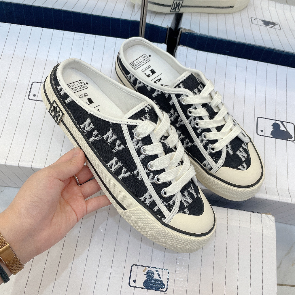 Giày MLB Playball Mule Dia Monogram New York Yankees - ĐEN