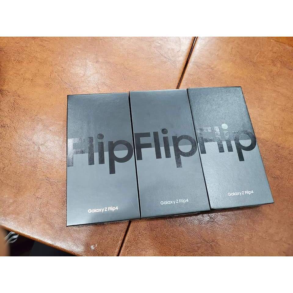 Điện thoại Samsung Z Flip 4 - bản 5G hàng 99 hàng cũ vẫn còn ngon lắm bảo hành 12 tháng nhé