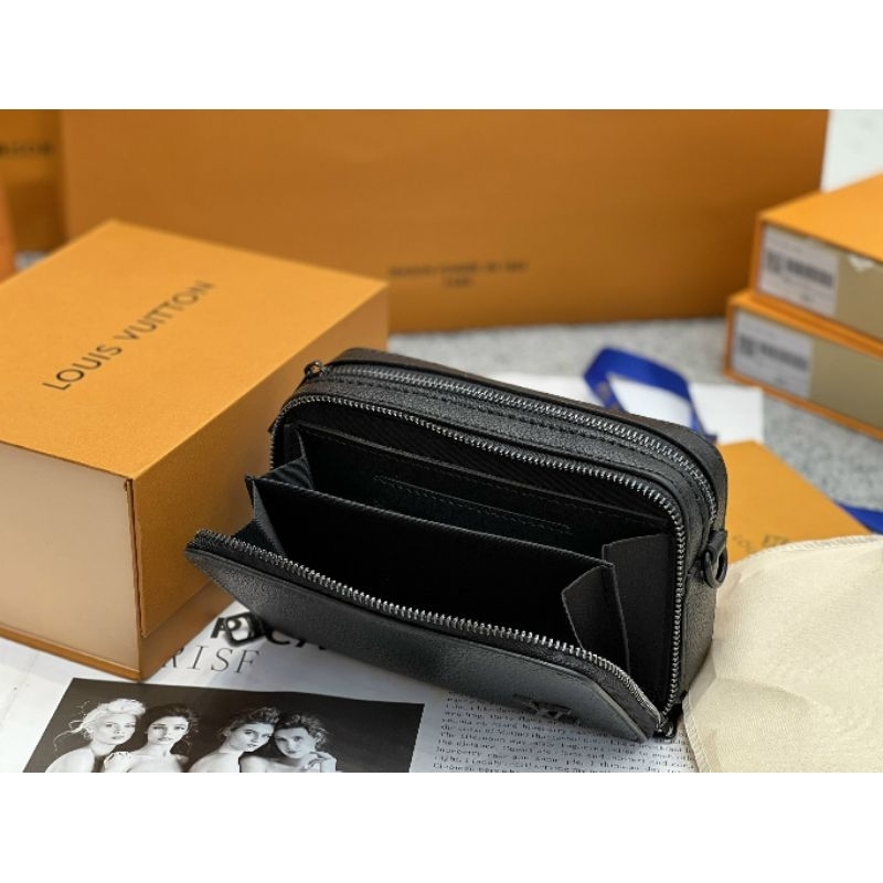 Túi đeo chéo nam LV Alpha chất da taiga sz18cm cực cá tính kèm hộp hãng