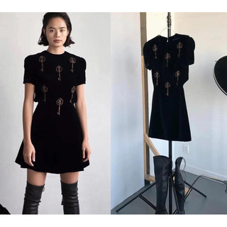 Váy nhung đính đá cườm size S