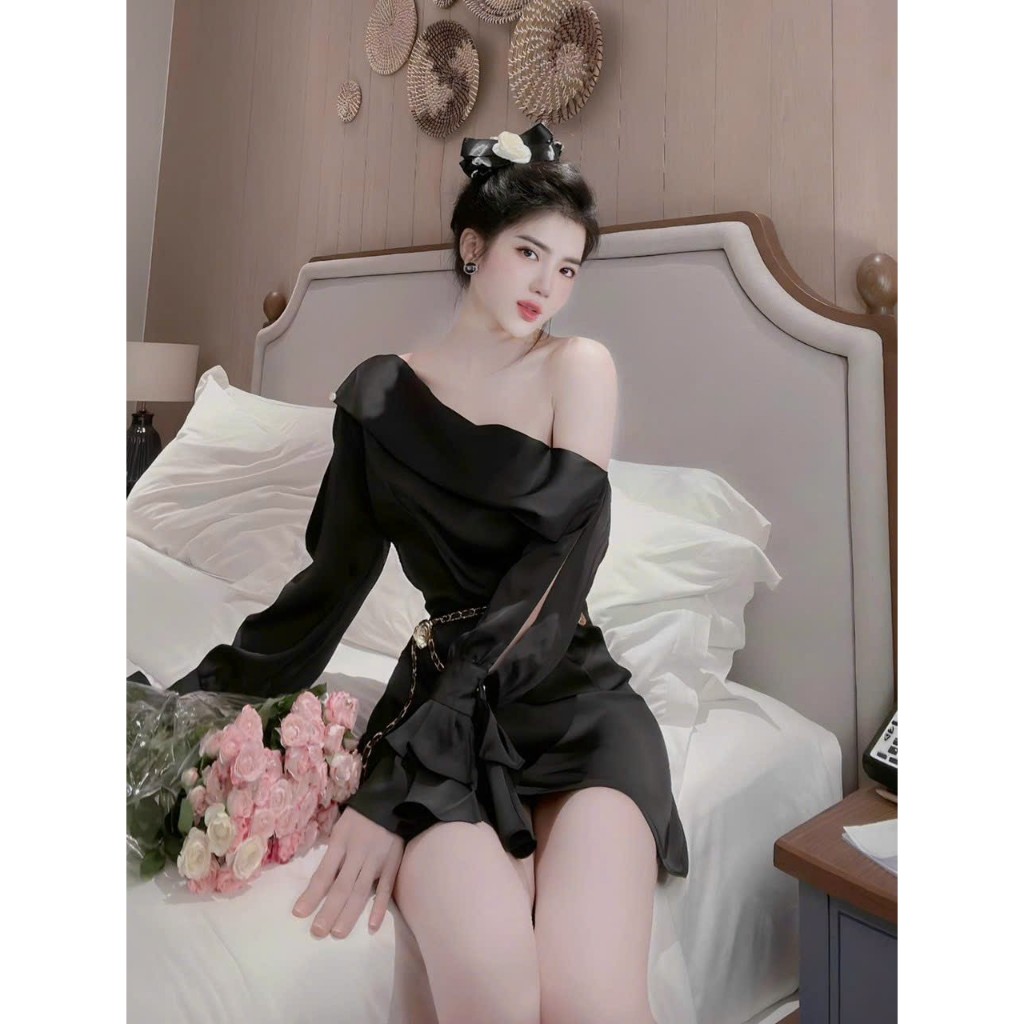 Đầm xòe lệch vai khoét vai tay loe xinh xắn