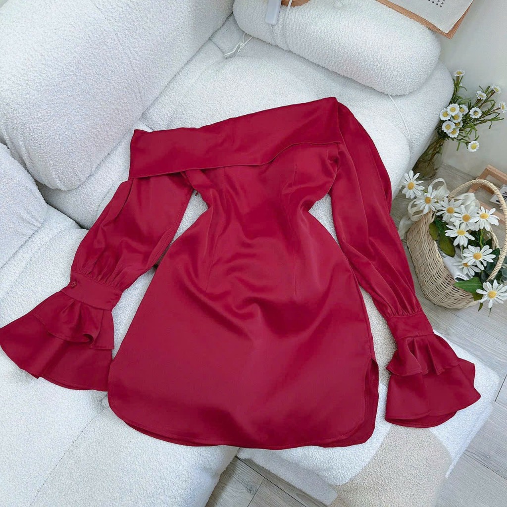 Đầm xòe lệch vai khoét vai tay loe xinh xắn