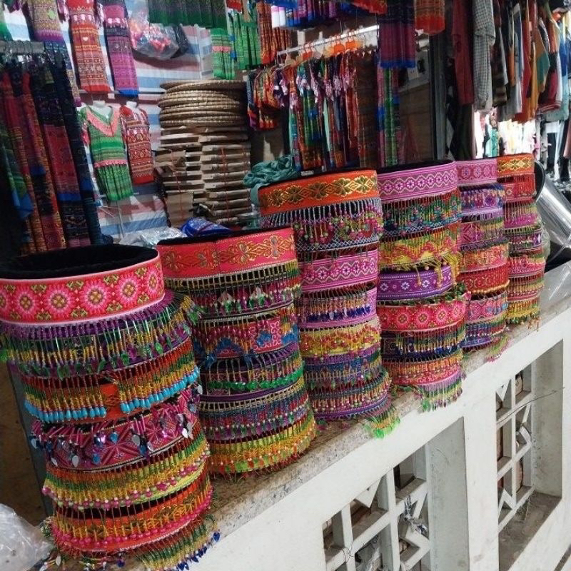 Mũ cườm dân tộc h’mông Sa Pa