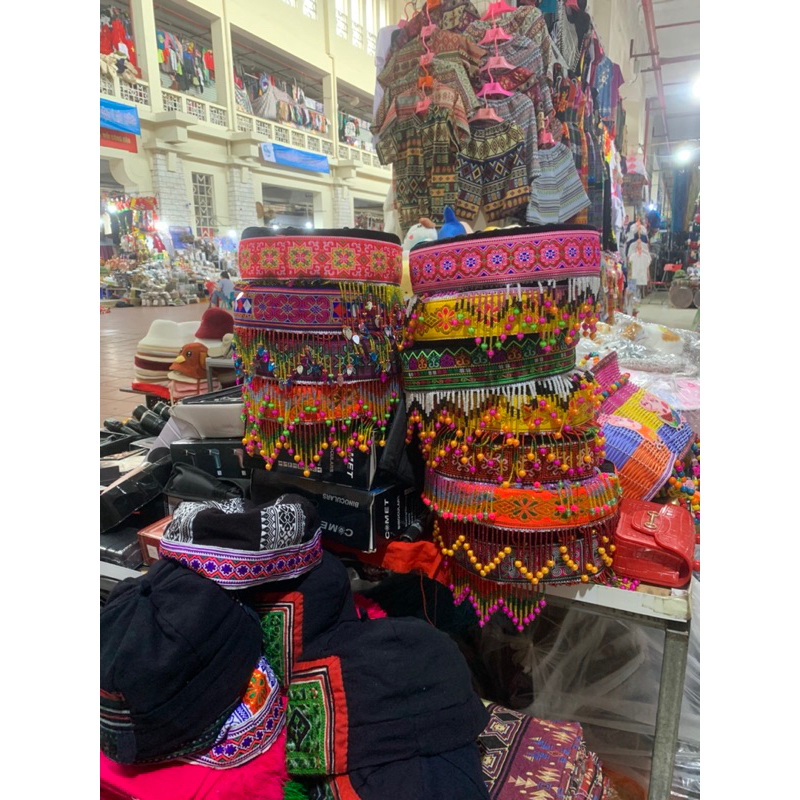 Mũ cườm dân tộc h’mông Sa Pa