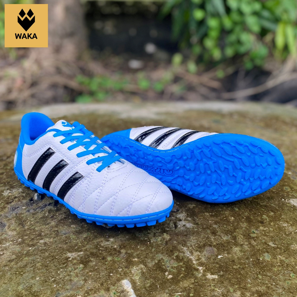 Giày đá bóng nam 3 sọc Toni Kroos 11 PRO da nhăn và 3 sọc WAKA đế cao su tại Phủi K&C