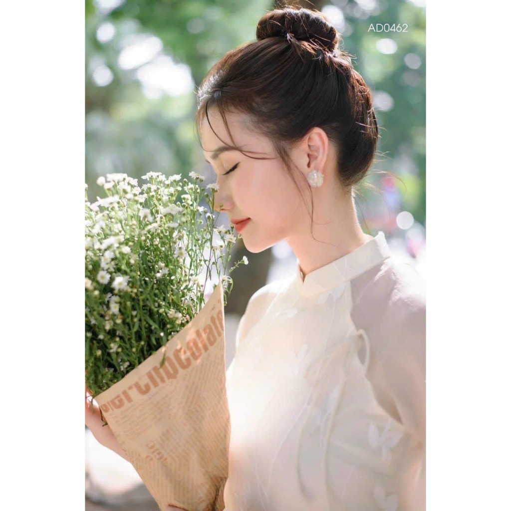 Set áo dài hoa thêu phối quần xanh