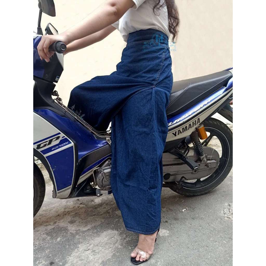 Váy chống nắng xẻ tà nữ vải jean dày dặn, mềm mại có túi và nút bấm chân thêu họa tiết JHTX00 H&T FASHION