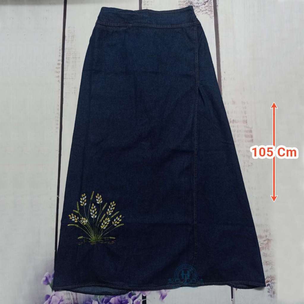 Váy chống nắng xẻ tà nữ vải jean dày dặn, mềm mại có túi và nút bấm chân thêu họa tiết JHTX00 H&T FASHION