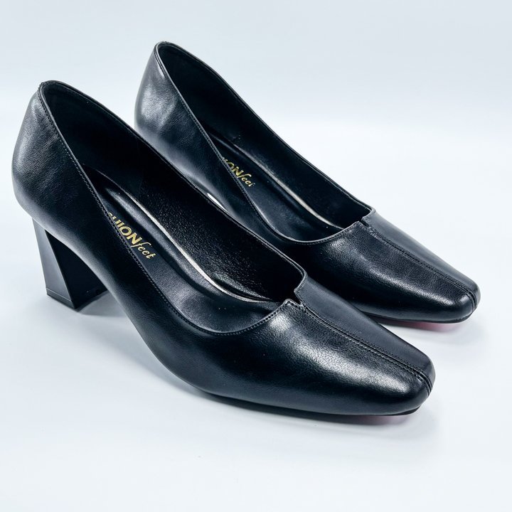 Giày Cao Gót , Chính Hãng 2Tfashion Feet, Mũi Vuông Với Thiết Kế Xẻ V Tinh Tế, Gót Vuông Cao 8.5cm - HCG009