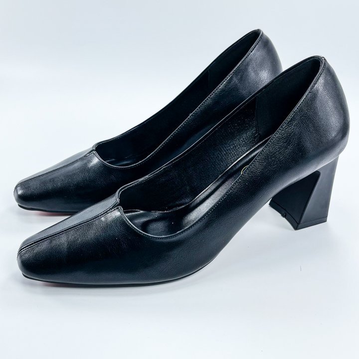 Giày Cao Gót , Chính Hãng 2Tfashion Feet, Mũi Vuông Với Thiết Kế Xẻ V Tinh Tế, Gót Vuông Cao 8.5cm - HCG009