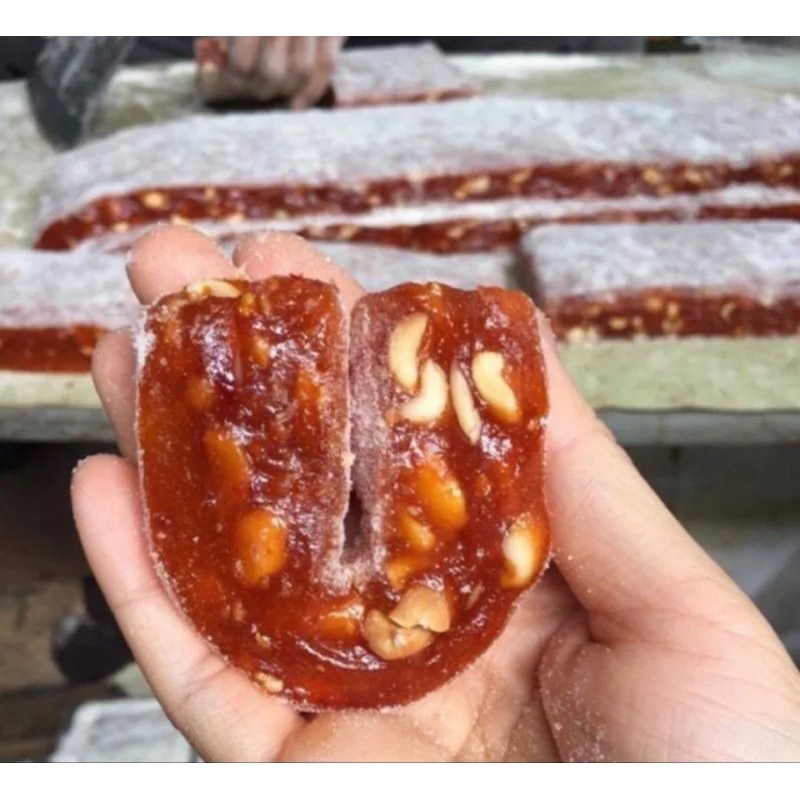 Bánh chè lam gấc, kẹo chè lam gấc mềm, dẻo  hộp 1kg