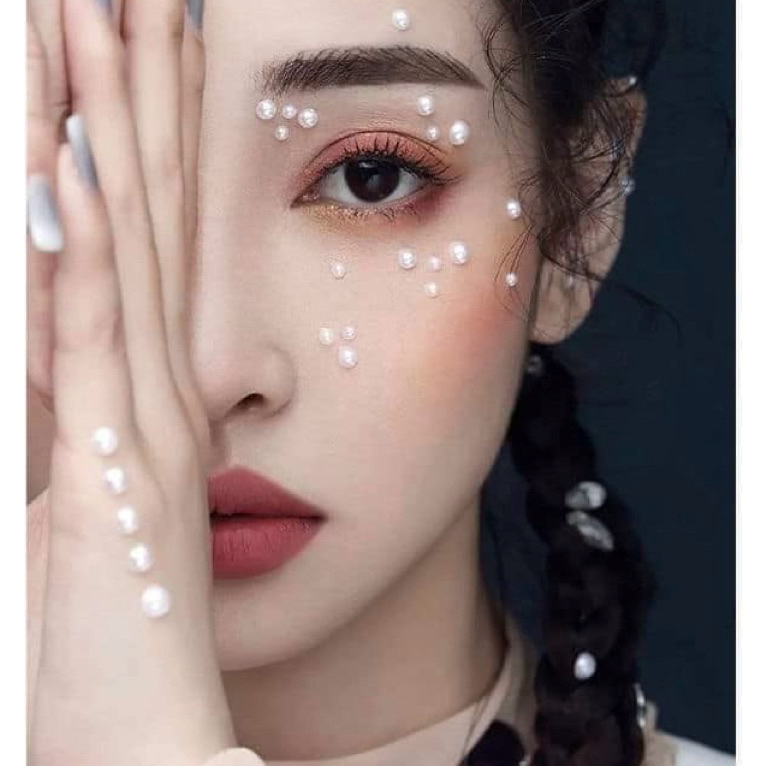 Miếng dán đá đính mặt cao cấp, ngôi sao và đá đính tóc, body, phụ kiện make up có sẵn keo - Hity Beauty