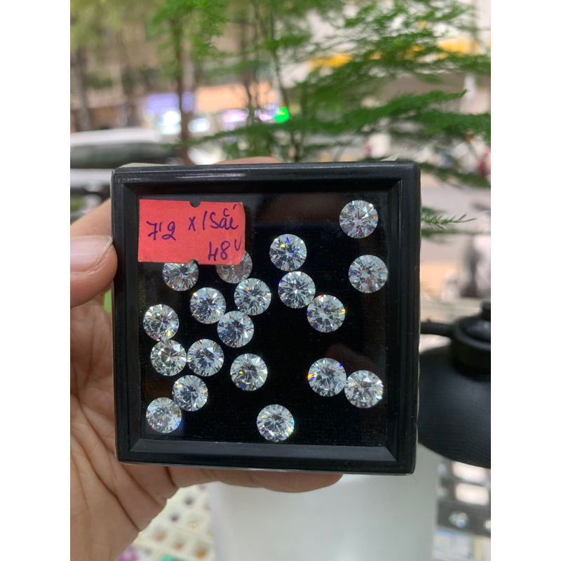 Đá MOISSANITE 2.5mm - 4.mm sáng đẹp
