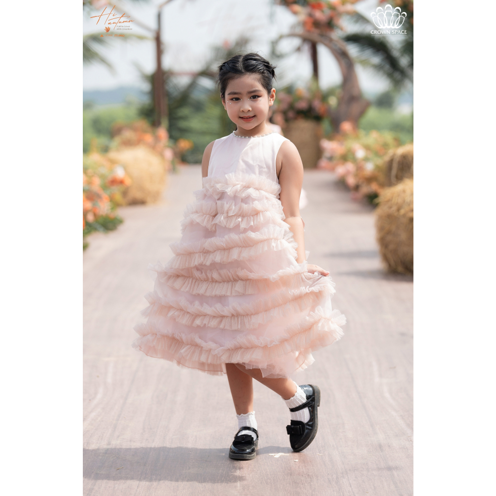 Váy Công Chúa Dáng Dài Kết Hợp Họa Tiết Hoa Xếp Tầng Crown Space Đính Đá Cổ CKGS3832029