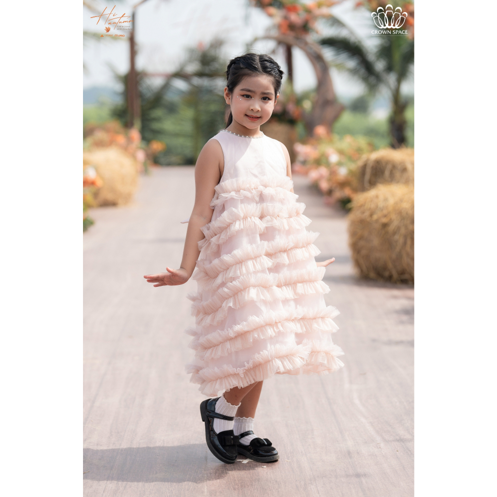 Váy Công Chúa Dáng Dài Kết Hợp Họa Tiết Hoa Xếp Tầng Crown Space Đính Đá Cổ CKGS3832029