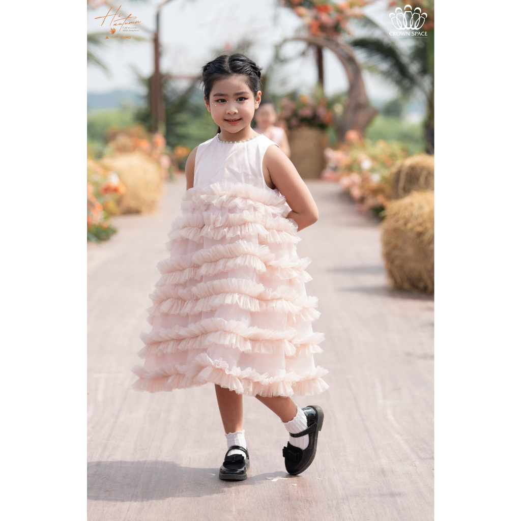 Váy Công Chúa Dáng Dài Kết Hợp Họa Tiết Hoa Xếp Tầng Crown Space Đính Đá Cổ CKGS3832029