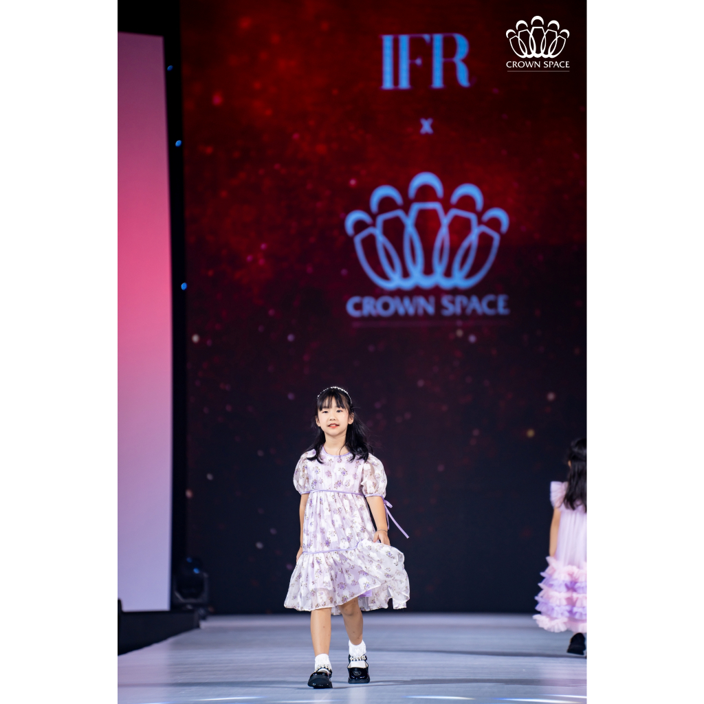Váy Vải Cho Bé Gái Dáng Xòe Crown Space Đầm Cộc Tay Năng Động Phối Họa Tiết CKGS3831308