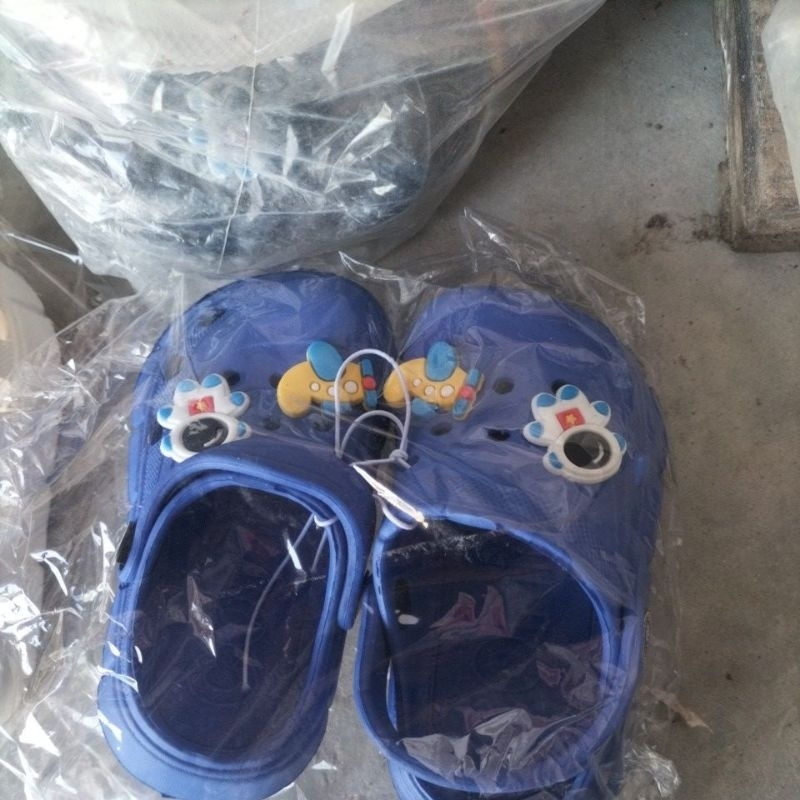 Dép siêu nhẹ cho bé có quai sau