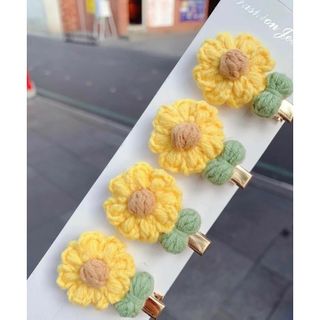 Kẹp tóc handmade bằng len Hoa hướng dương