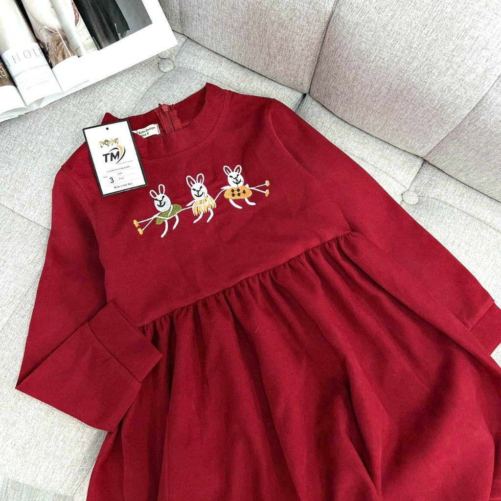 Đồ bé gái Váy cho bé màu đỏ Chất liệu vải nhung loại 1 mềm mại thêu họa tiết dễ thương tôn da xinh dáng siêu Cute