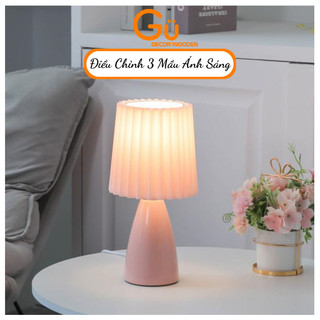 Đèn ngủ để bàn thân sứ 3 chế độ ánh sáng, đèn ngủ decor chao đèn xếp ly cao cấp
