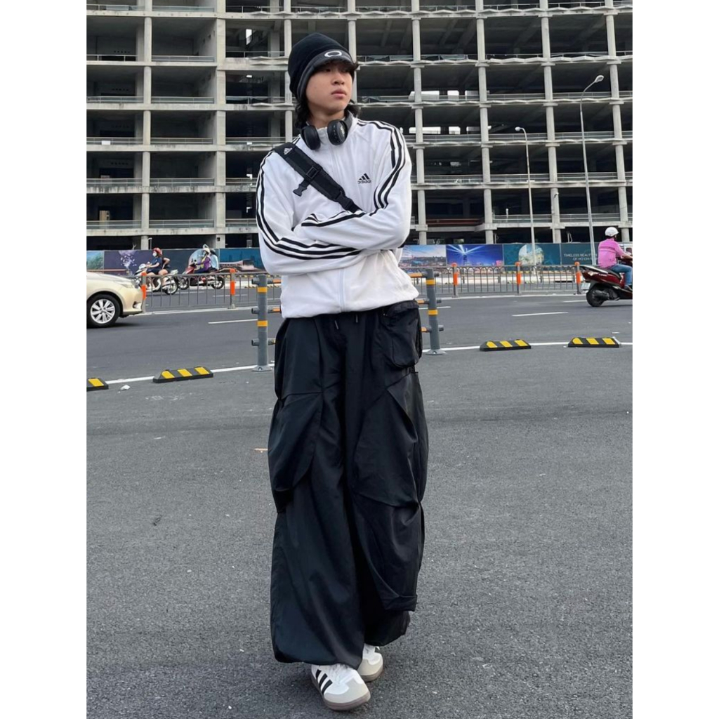 Quần dù đen HeartBurn