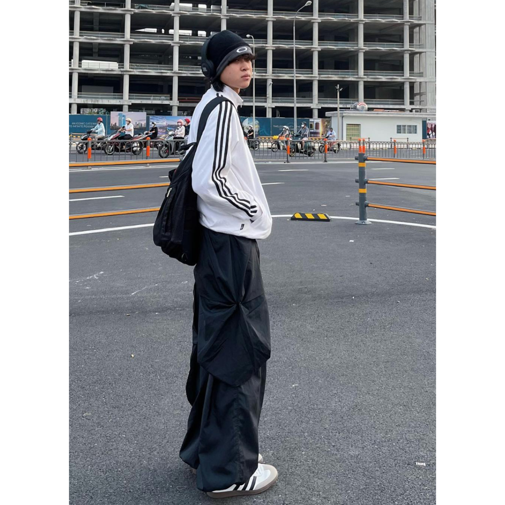 Quần dù đen HeartBurn