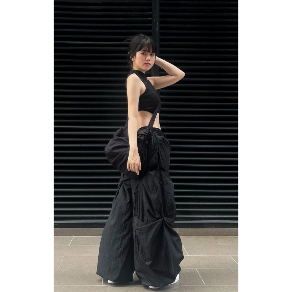 Quần dù đen HeartBurn