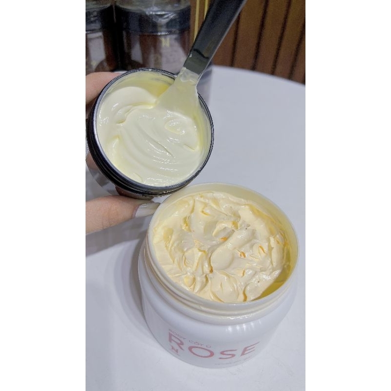 Combo kem body ngày + kem body đêmgiúp da trắng sáng, kể cả da đen.Tặng kích trắng